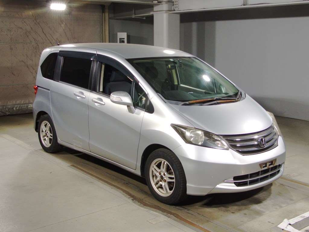 2010 Honda Freed GB3[2]