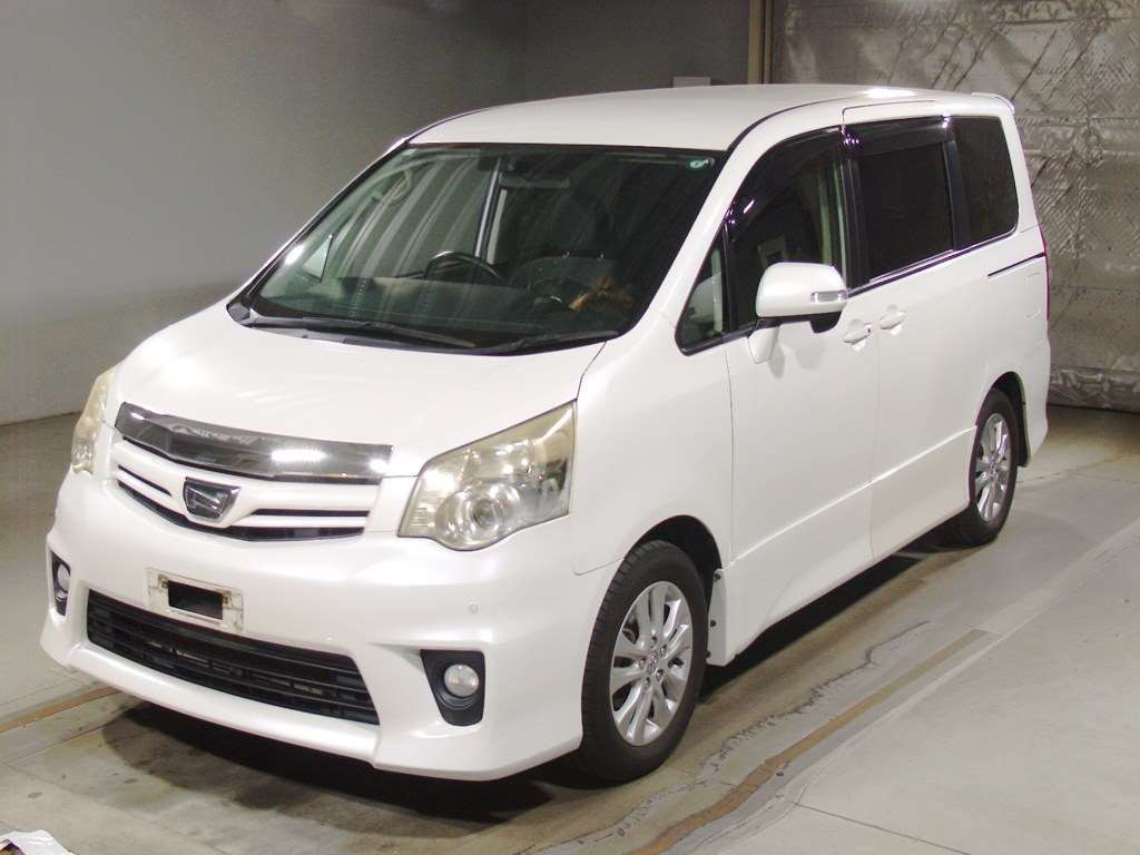 2011 Toyota Noah ZRR70W[0]