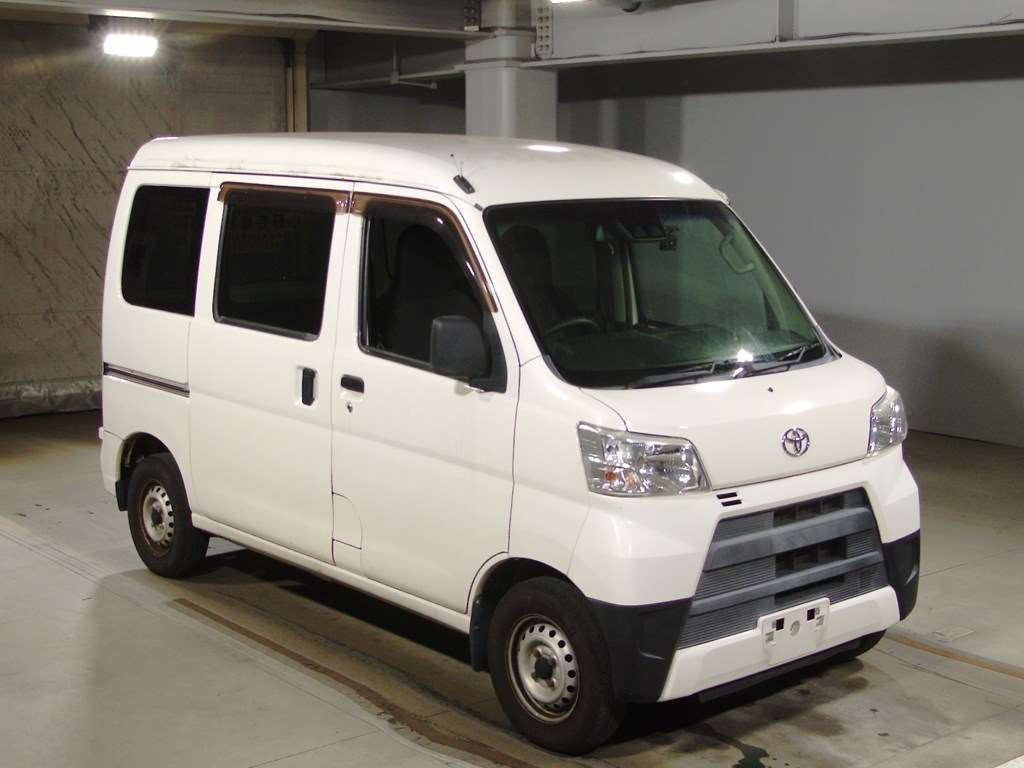 2018 Toyota Pixis Van S321M[2]