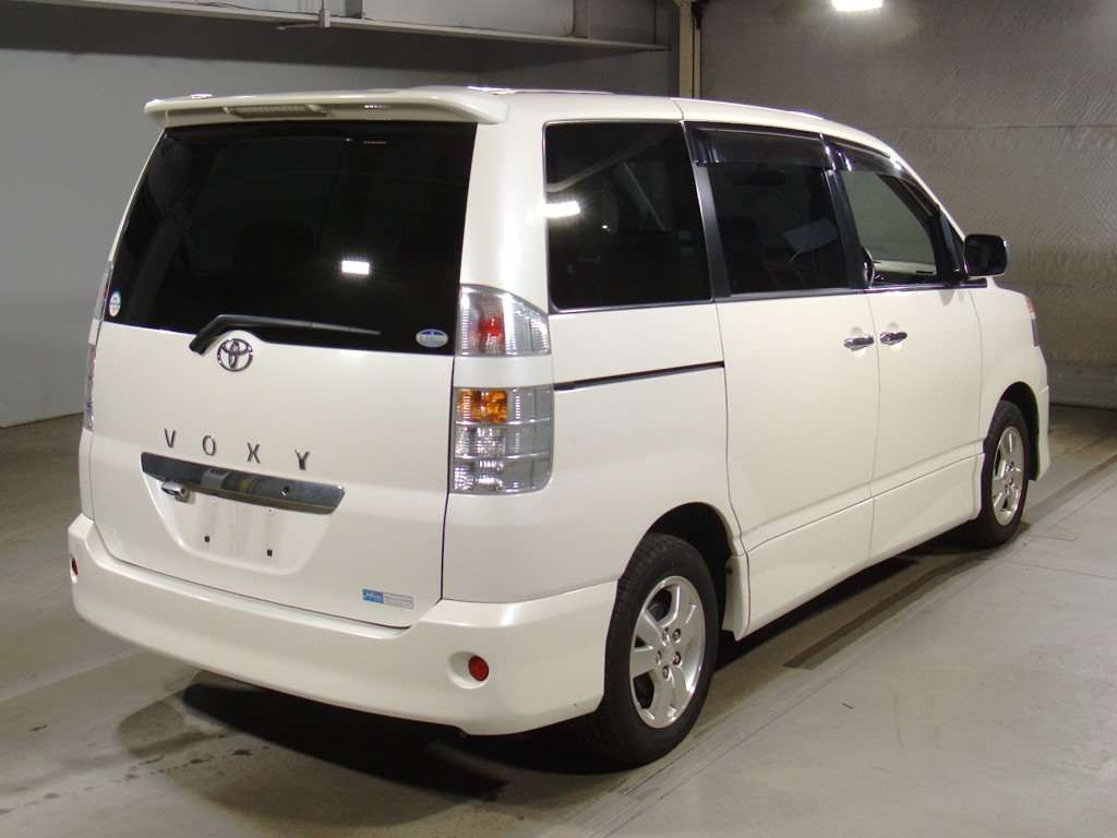 2002 Toyota Voxy AZR60G[1]