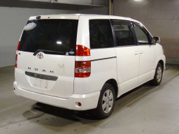 2001 Toyota Noah