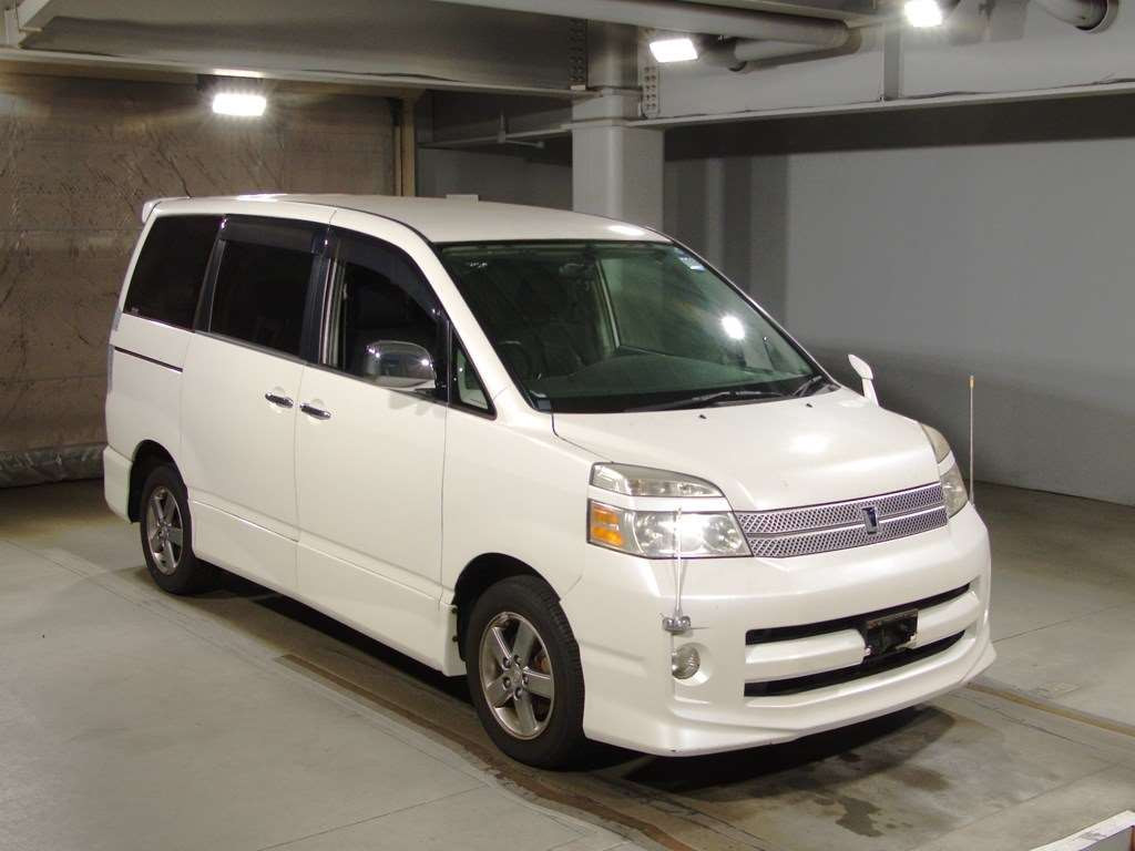 2007 Toyota Voxy AZR65G[2]