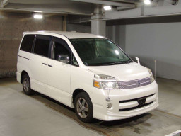 2007 Toyota Voxy