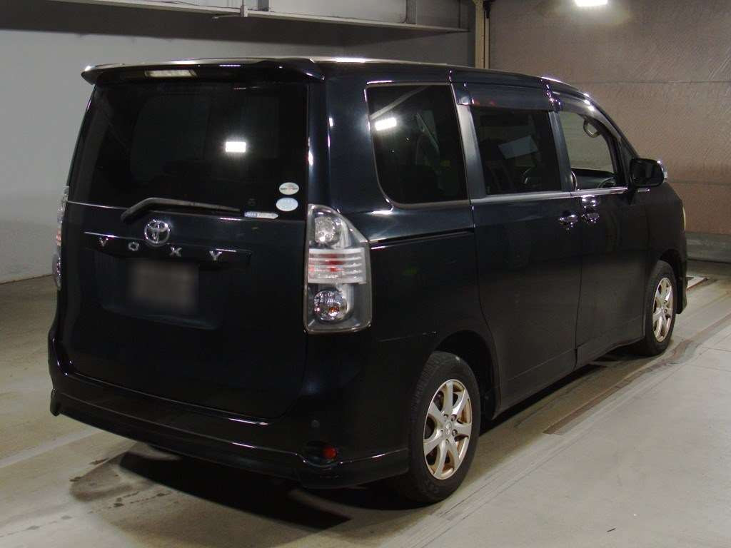 2007 Toyota Voxy ZRR70G[1]