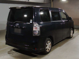 2007 Toyota Voxy