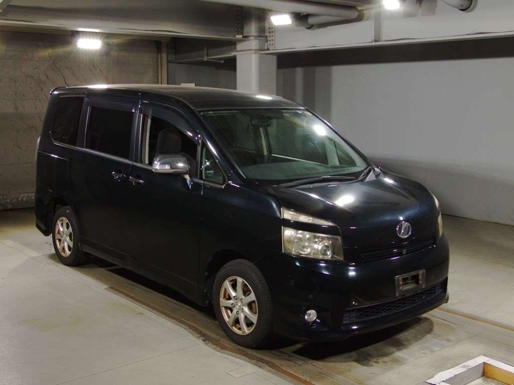 2007 Toyota Voxy ZRR70G[2]