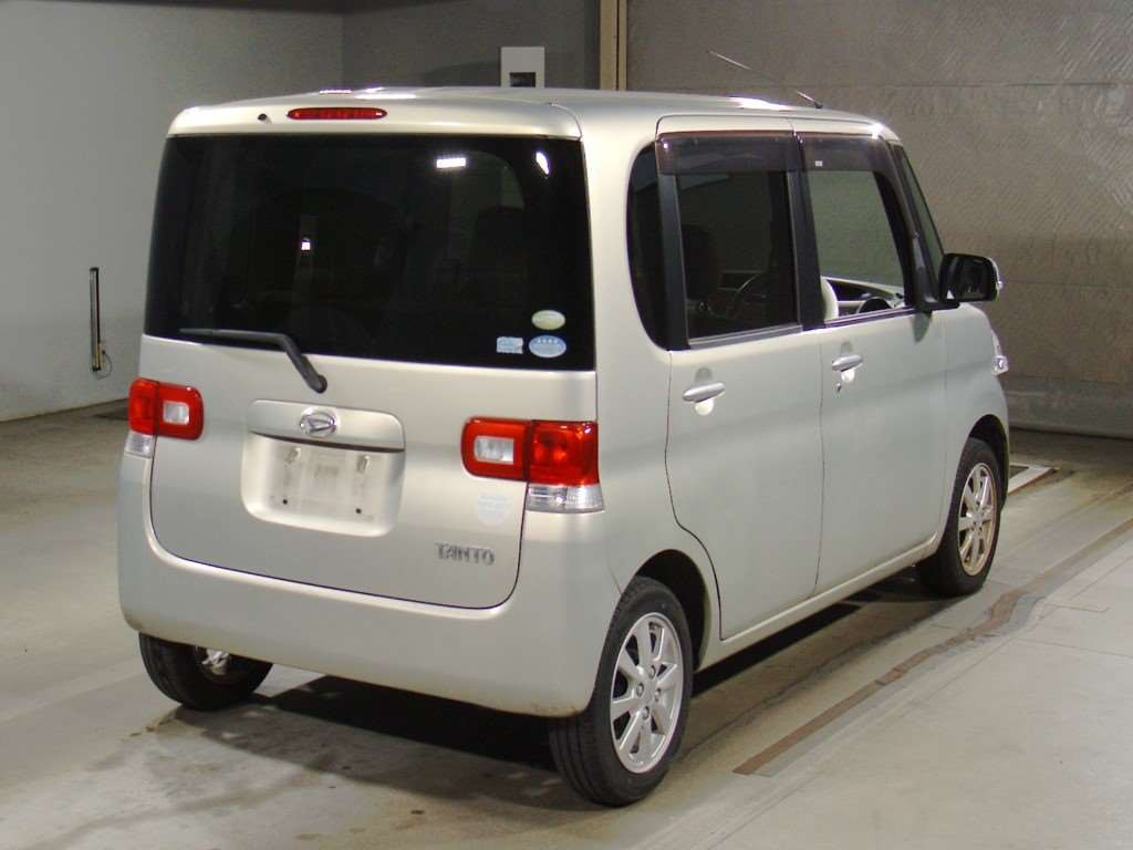 2010 Daihatsu Tanto L375S[1]