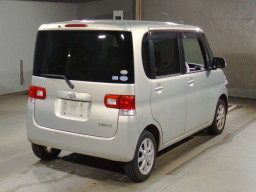 2010 Daihatsu Tanto