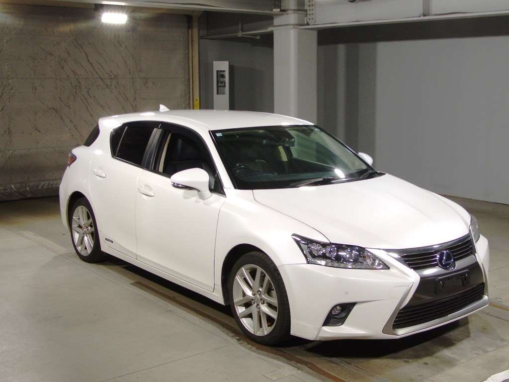 2014 Lexus CT ZWA10[2]