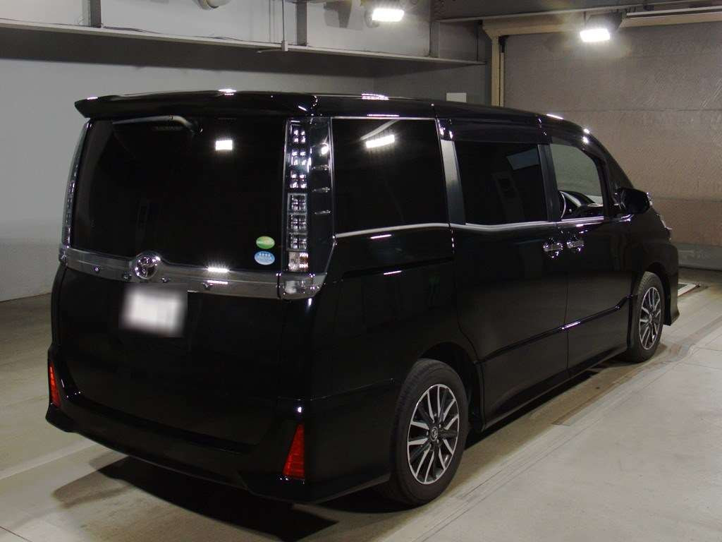 2016 Toyota Voxy ZRR80W[1]