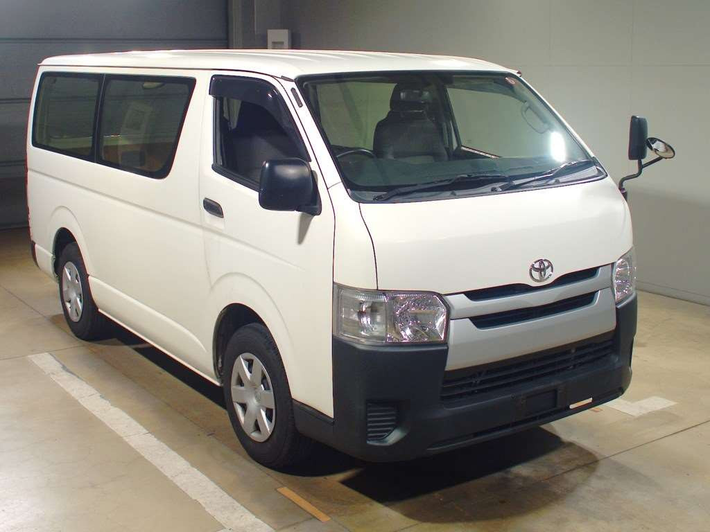 2019 Toyota Hiace Van TRH200V[2]