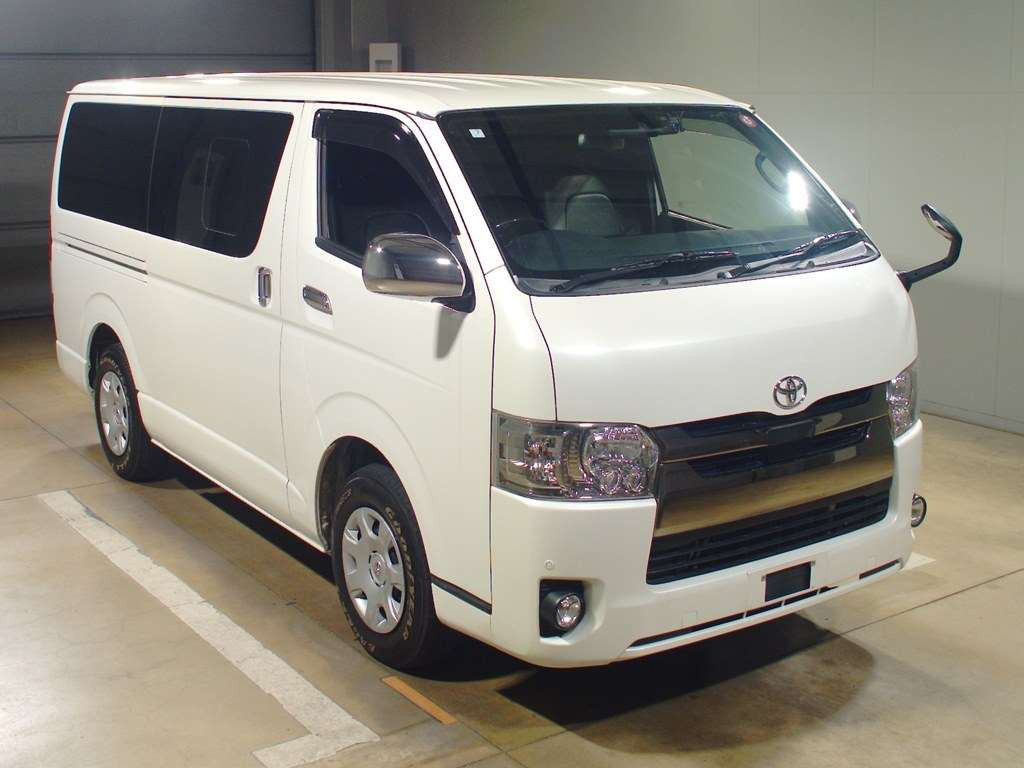 2020 Toyota Hiace Van GDH201V[2]