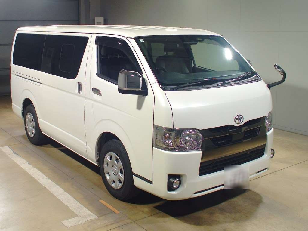 2022 Toyota Hiace Van TRH200V[2]