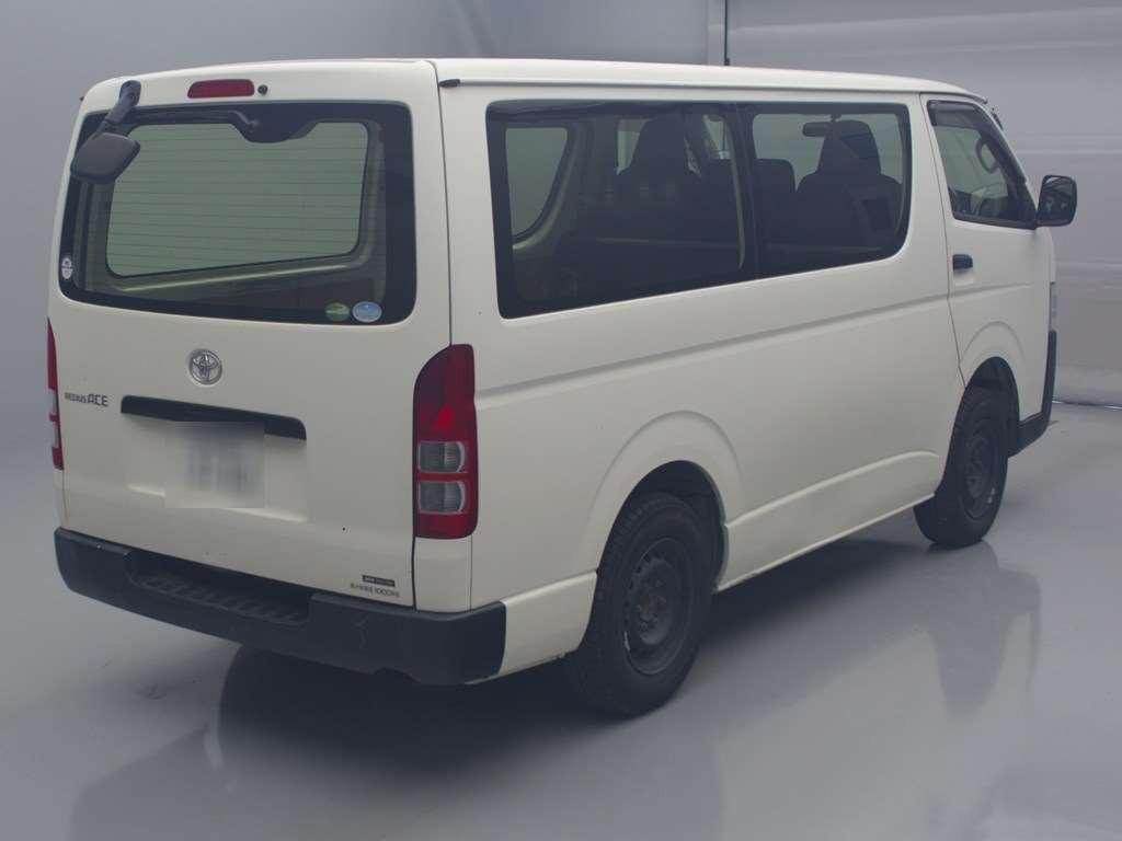 2018 Toyota Regiusace Van GDH206V[1]