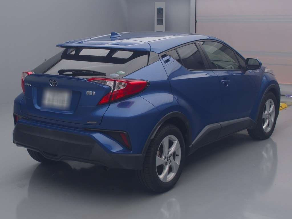 2017 Toyota C-HR ZYX10[1]