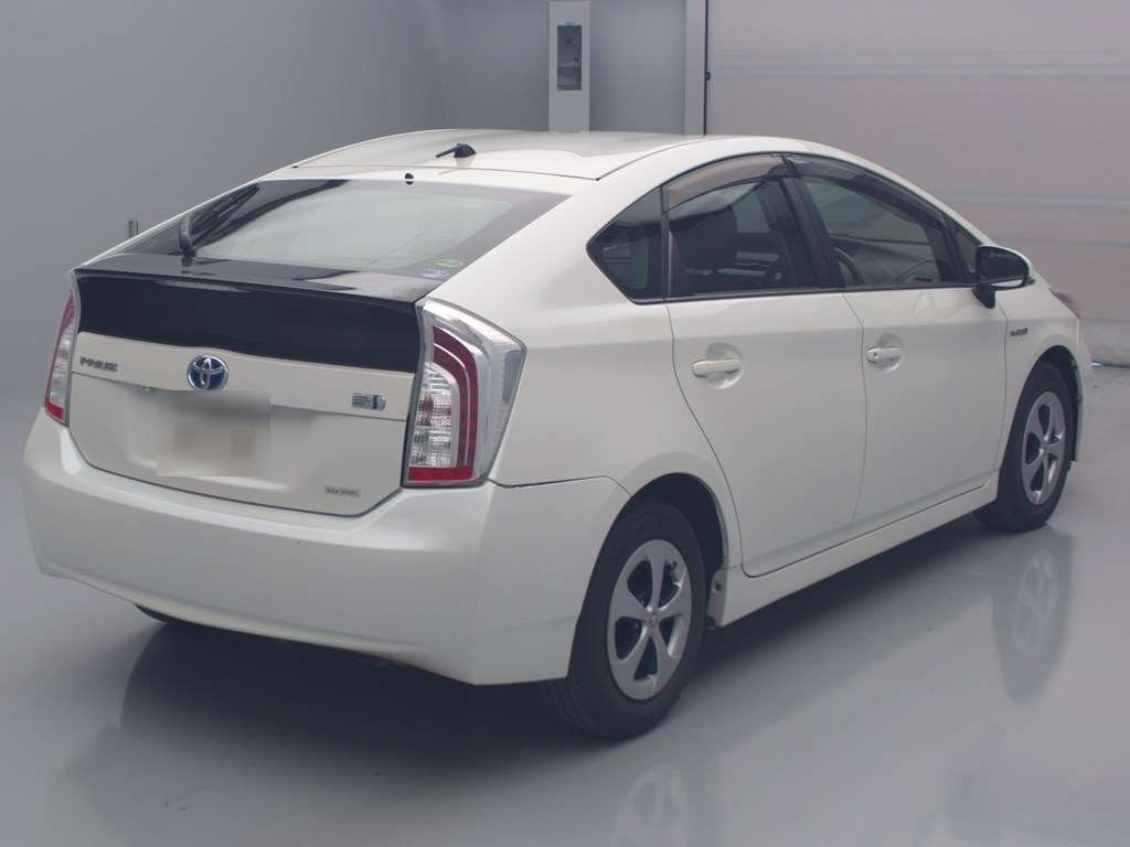 2014 Toyota Prius ZVW30[1]