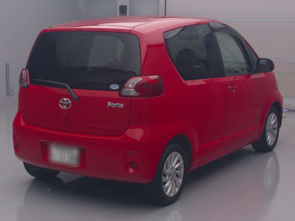 2011 Toyota Porte NNP15[1]