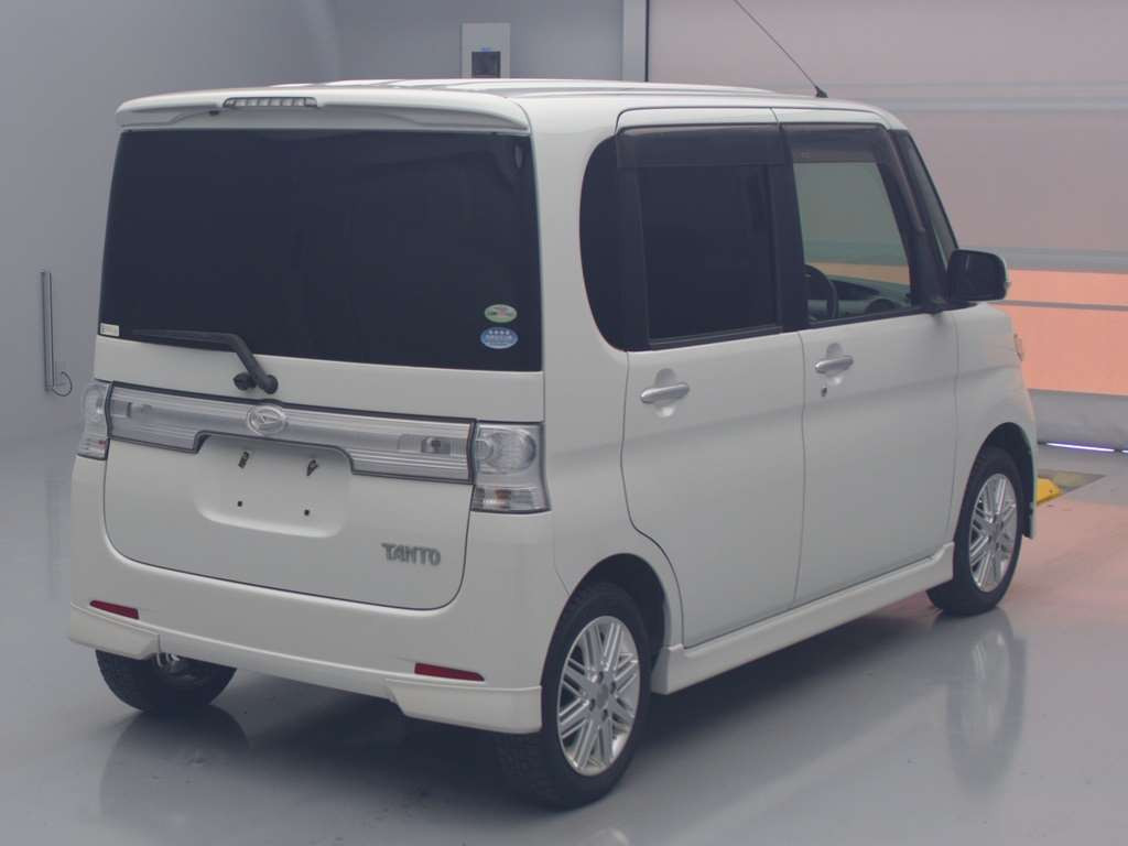 2009 Daihatsu Tanto Custom L375S[1]