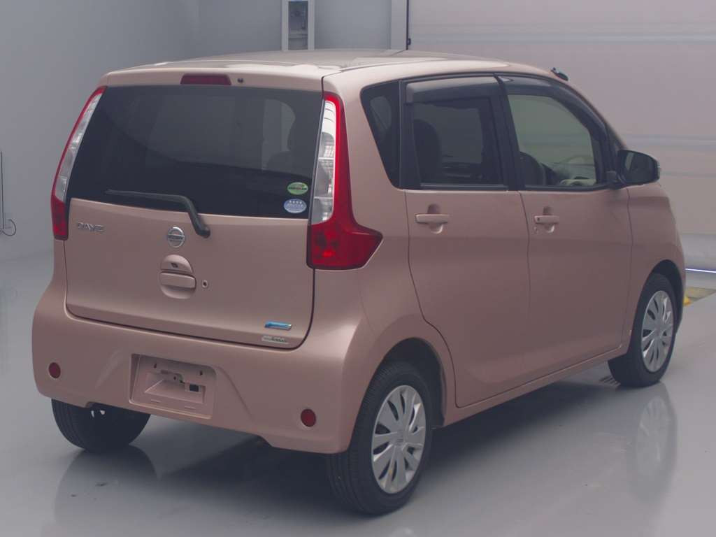 2013 Nissan DAYZ B21W[1]