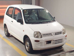 2005 Mitsubishi Minica