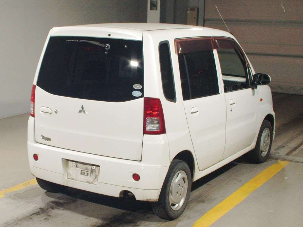 2009 Mitsubishi Toppo H82A[1]