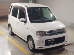 2009 Mitsubishi Toppo