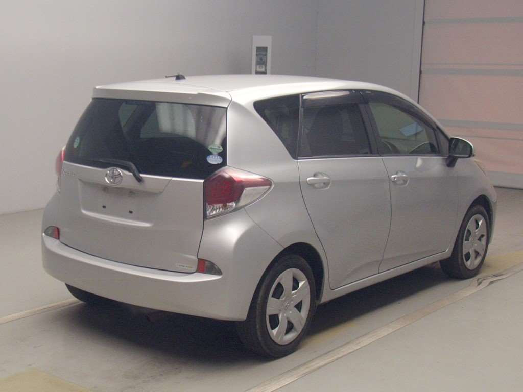 2015 Toyota Ractis NCP120[1]