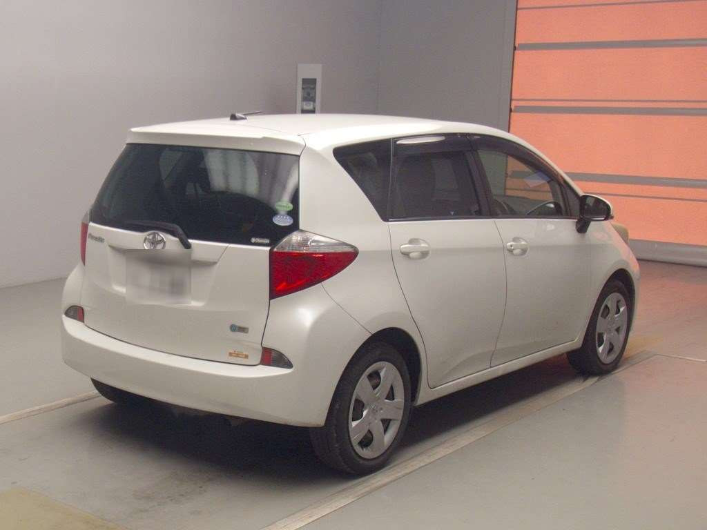 2012 Toyota Ractis NSP120[1]