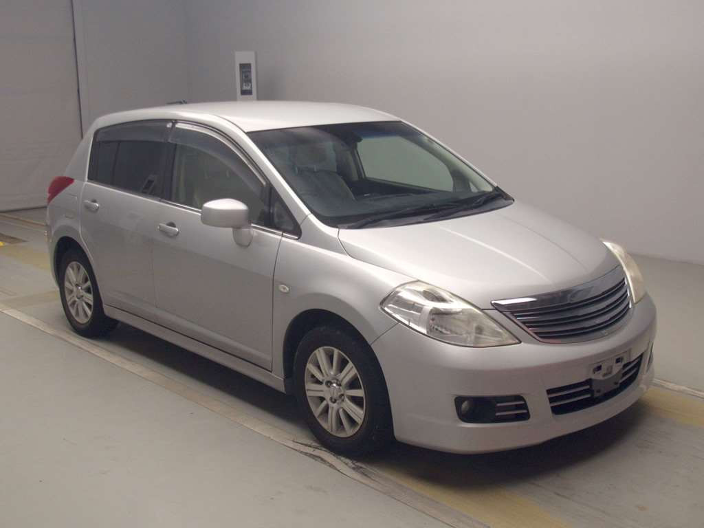 2011 Nissan Tiida C11[2]