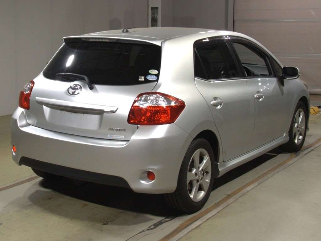 2009 Toyota Auris NZE151H[1]