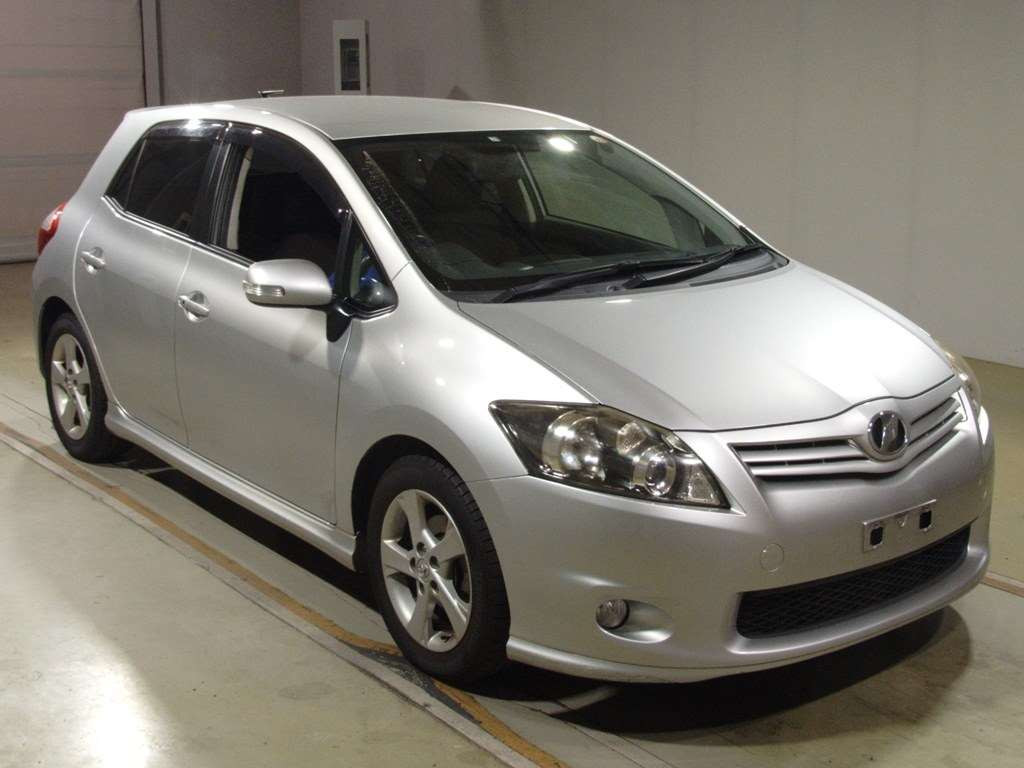 2009 Toyota Auris NZE151H[2]