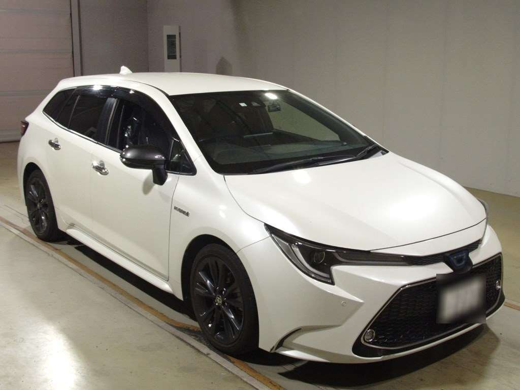 2020 Toyota Corolla Touring Wagon ZWE211W[2]