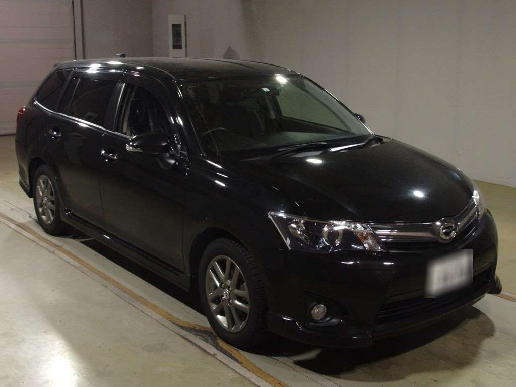 2015 Toyota Corolla Fielder NZE161G[2]