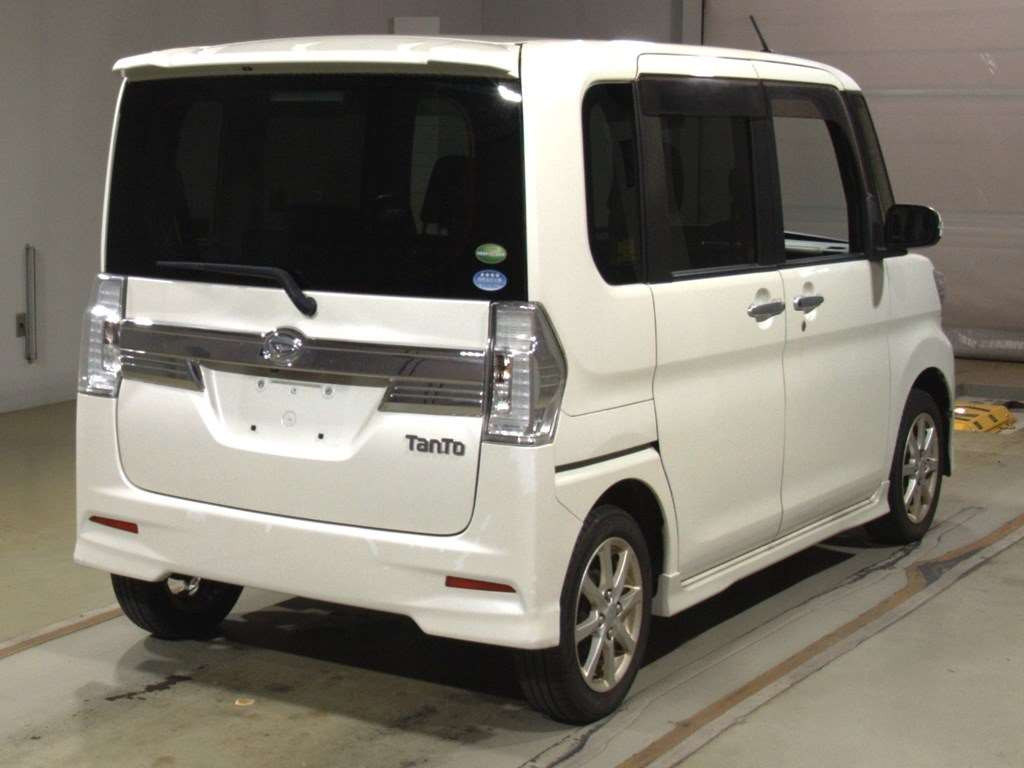 2015 Daihatsu Tanto Custom LA600S[1]