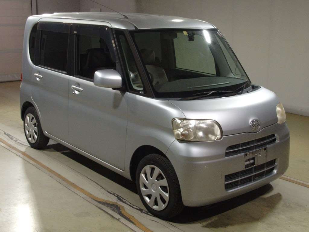 2011 Daihatsu Tanto L375S[2]