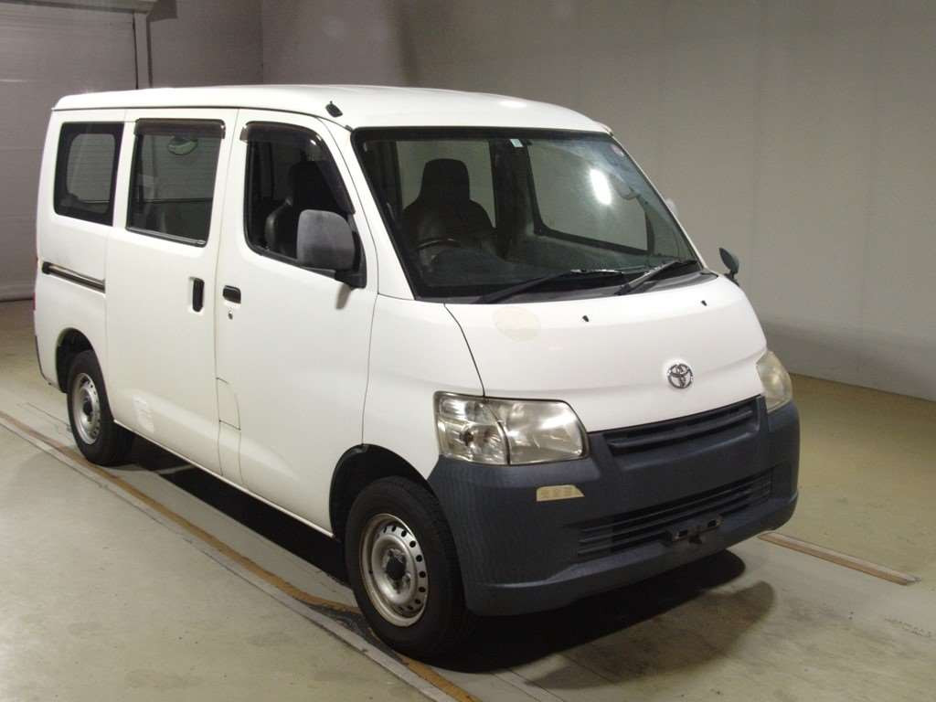 2013 Toyota Townace Van S402M[2]