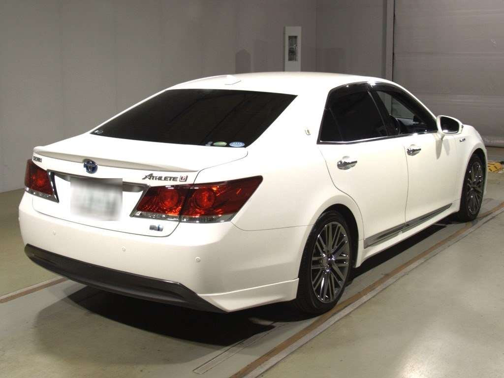 2013 Toyota Crown Hybrid AWS210[1]