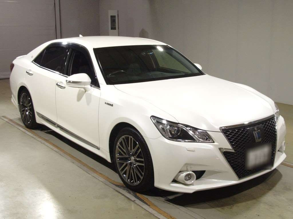 2013 Toyota Crown Hybrid AWS210[2]