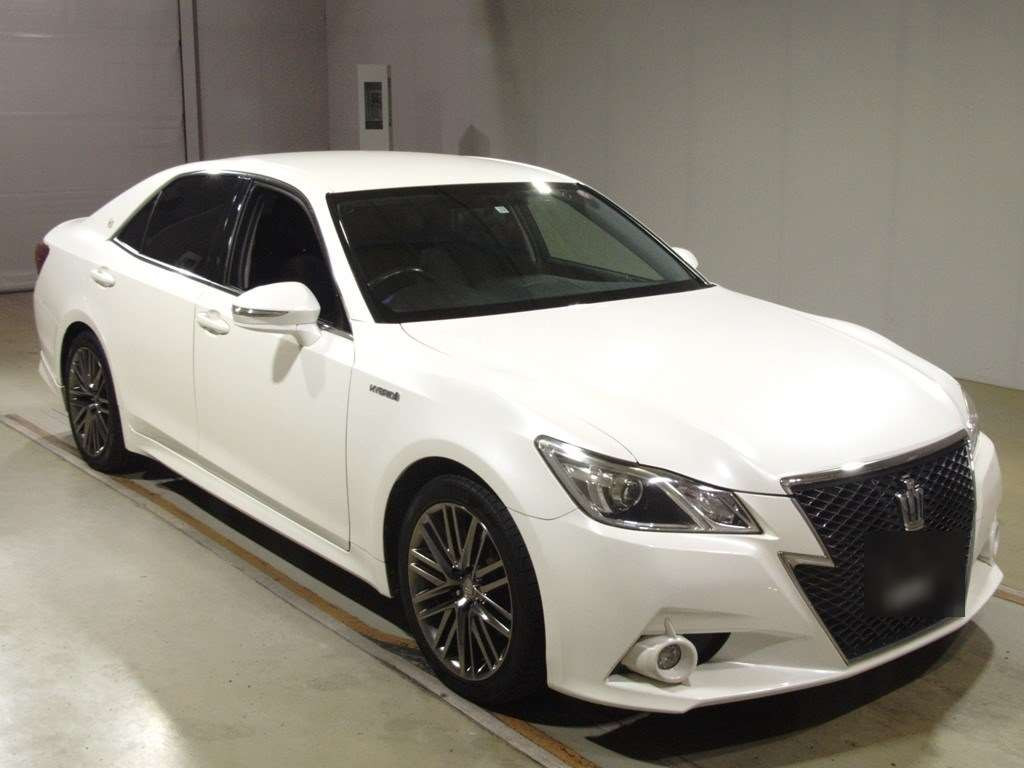 2013 Toyota Crown Hybrid AWS210[2]