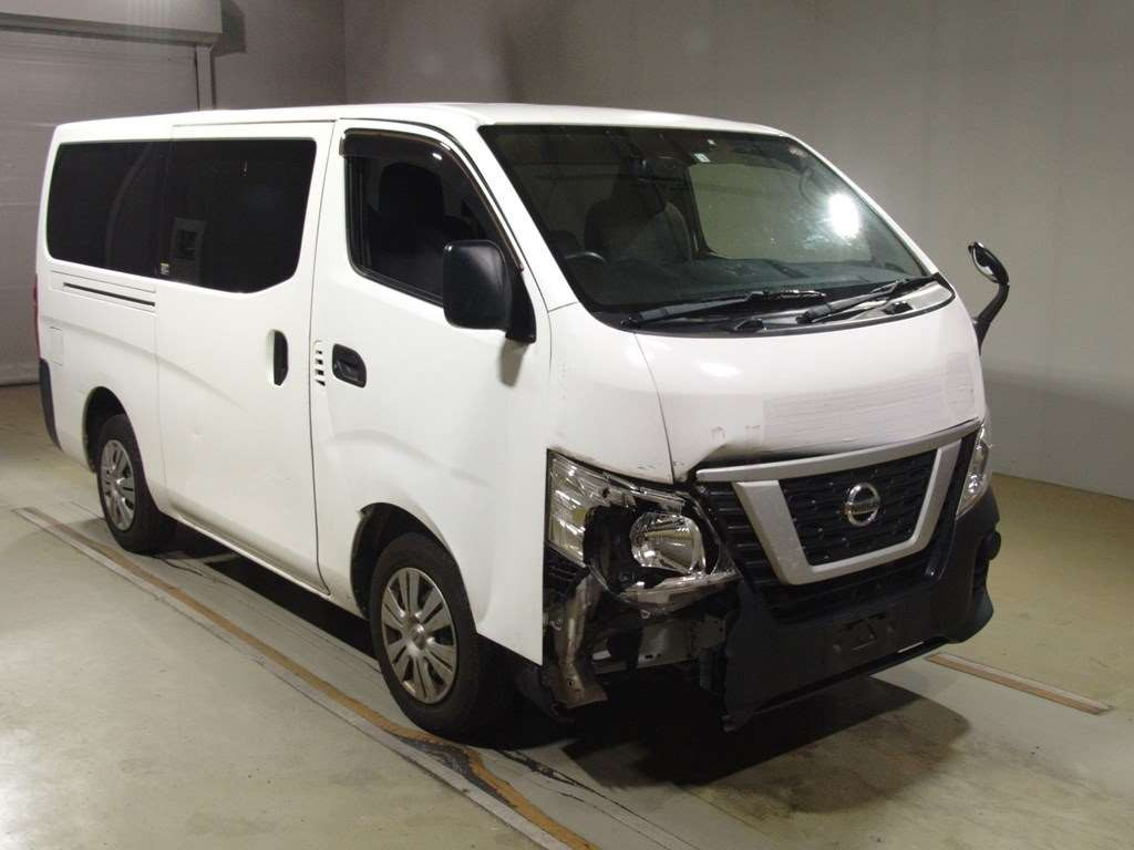 2018 Nissan NV350 CARAVAN VAN VR2E26[2]