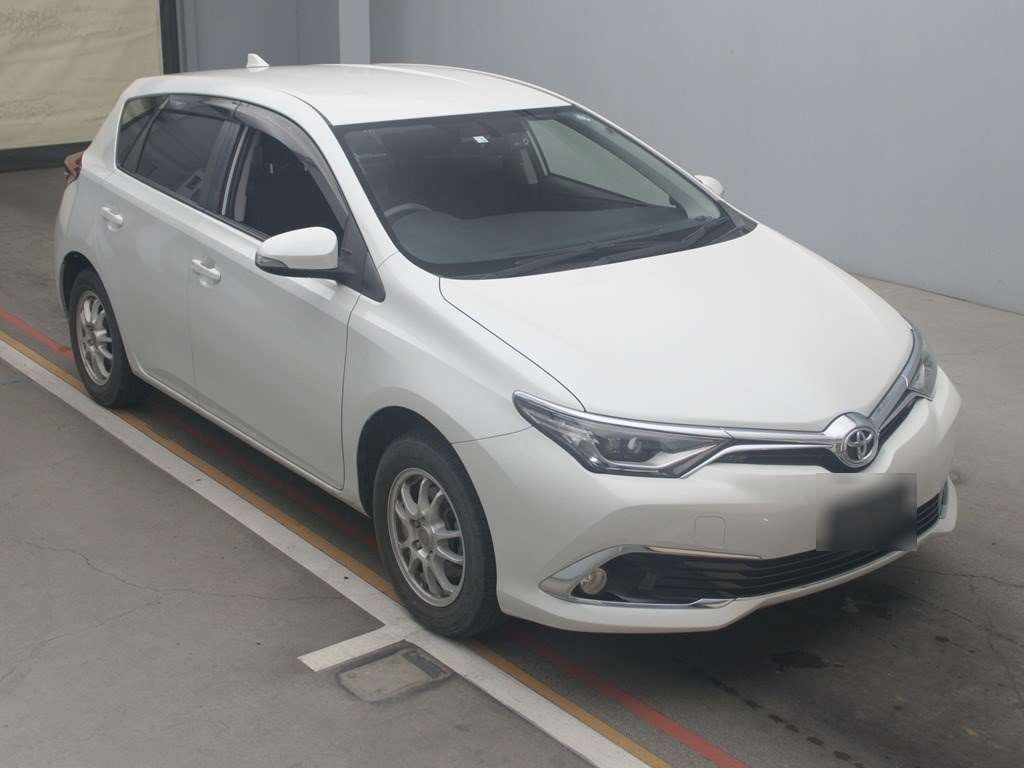 2016 Toyota Auris NZE184H[2]