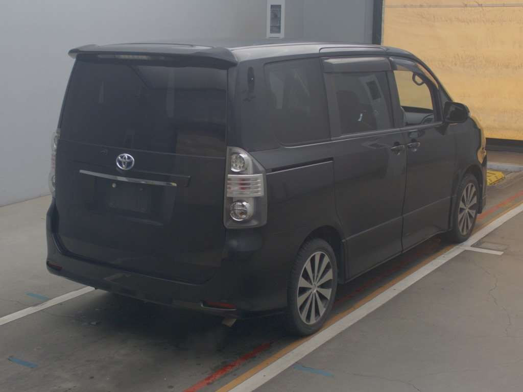 2008 Toyota Voxy ZRR70W[1]