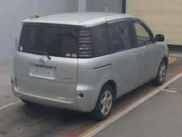 2005 Toyota Sienta