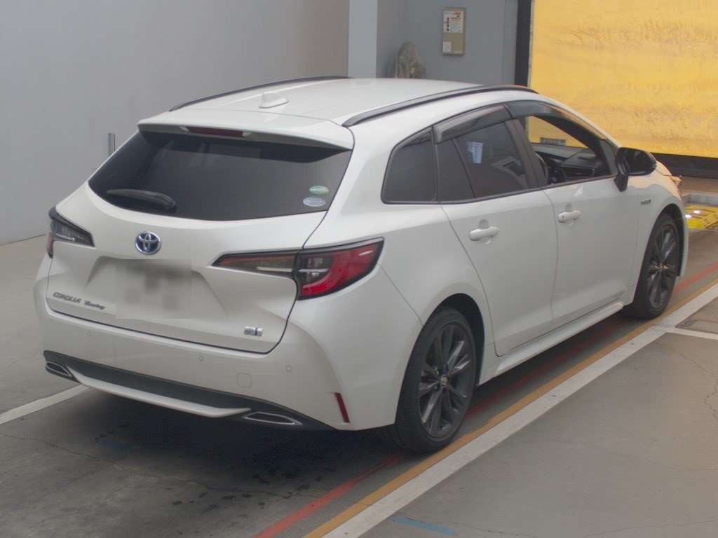 2019 Toyota Corolla Touring Wagon ZWE211W[1]