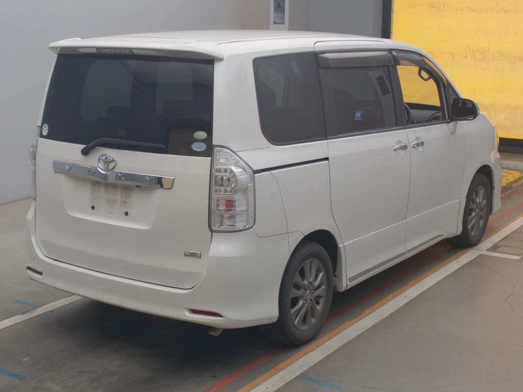 2012 Toyota Voxy ZRR70W[1]