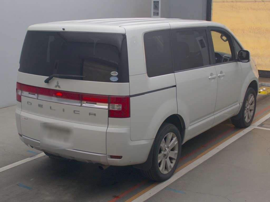 2010 Mitsubishi Delica D5 CV5W[1]