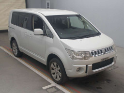 2010 Mitsubishi Delica D5