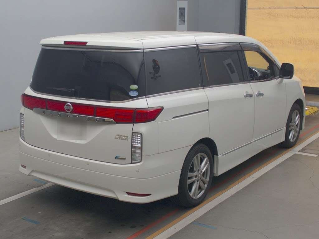 2011 Nissan Elgrand TE52[1]