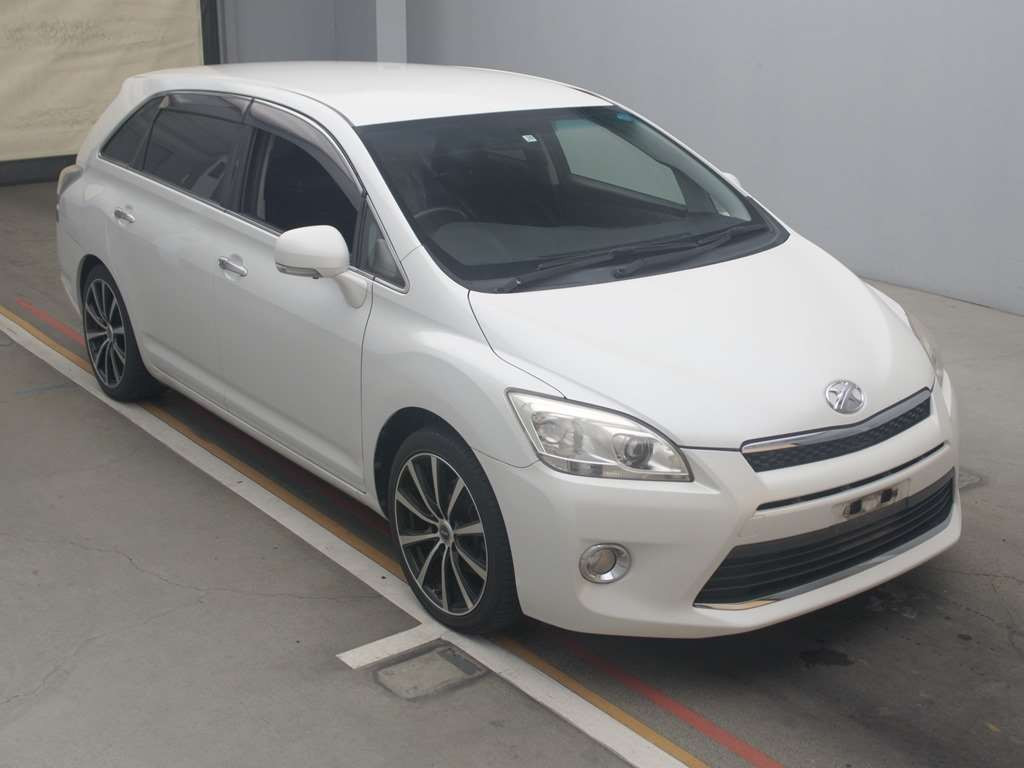 2011 Toyota Mark X Zio ANA10[2]