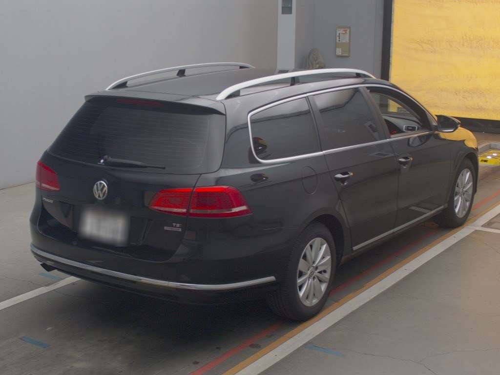 2012 Volkswagen Passat Variant 3CCAX[1]